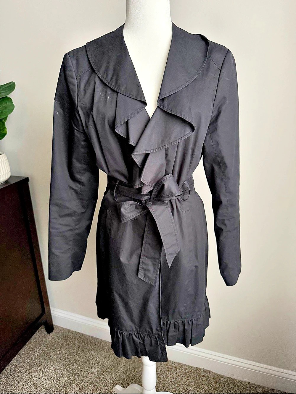 willow & smith Ruffle Trench Coat in Black, Size Large